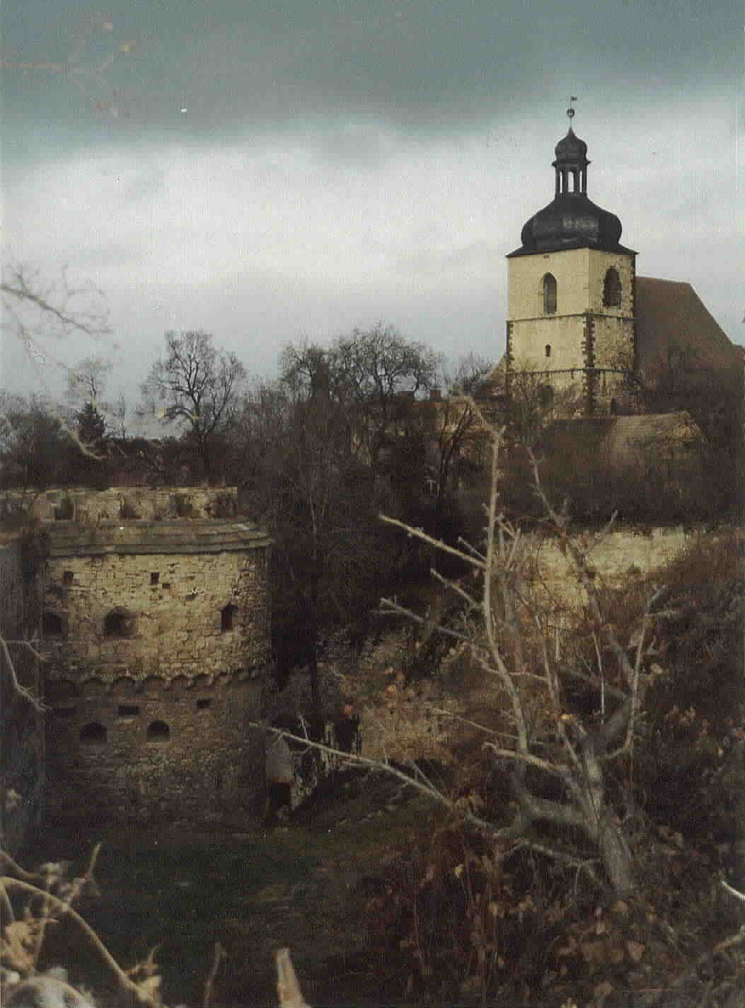 westl. Burggraben; rechts Stadtkirche Querfurt